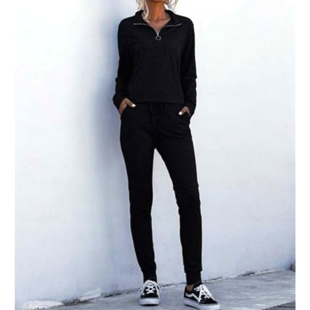 Amasoo Black Pullover & Joggers